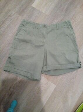 Talbots Size 10 Olive Green Bermuda Or Roll-Cuffed Casual Shorts